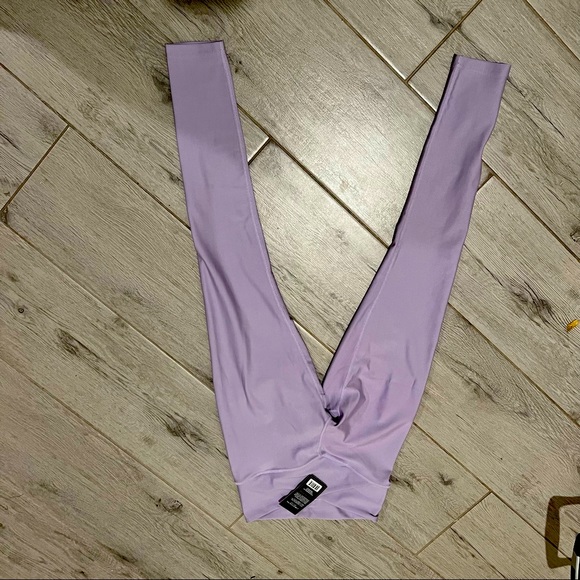 NWT Obsession Leggings Lilac Crop - Picture 1 of 2